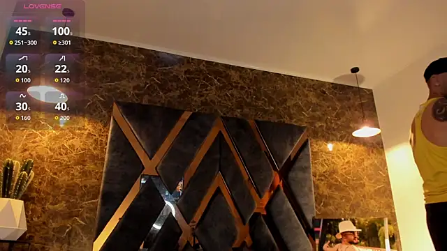 JeanColleman online show from April 14, 2026, 11:21 pm