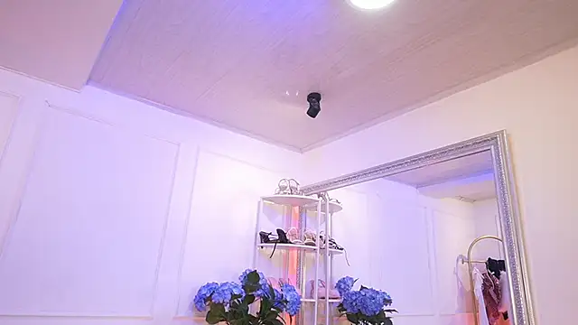 Snapshot of elasummer chatting on February 10, 2026, 12:37 pm elasummer online show from February 10, 2026, 12:37 pm