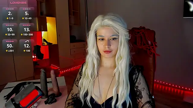 mollyposhh online show from March 23, 2026, 5:13 pm