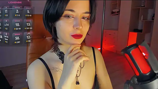 mollyposhh online show from November 7, 2025, 4:55 pm