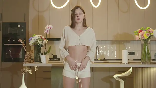 whisper of love online show from November 25, 2025, 2:12 am