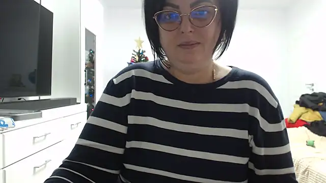 Amandamuller1982 online show from December 14, 2025, 8:58 pm