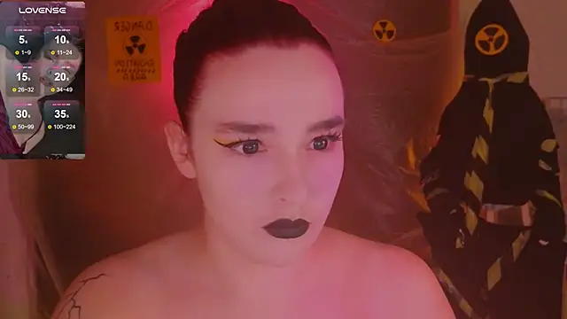 CookyDaisy online show from October 31, 2025, 8:38 pm