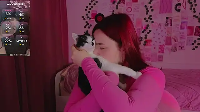 CookyDaisy online show from November 7, 2025, 8:24 pm