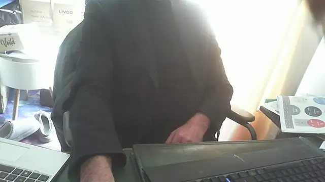 shyfrenchcock1 online show from March 5, 2026, 12:24 pm