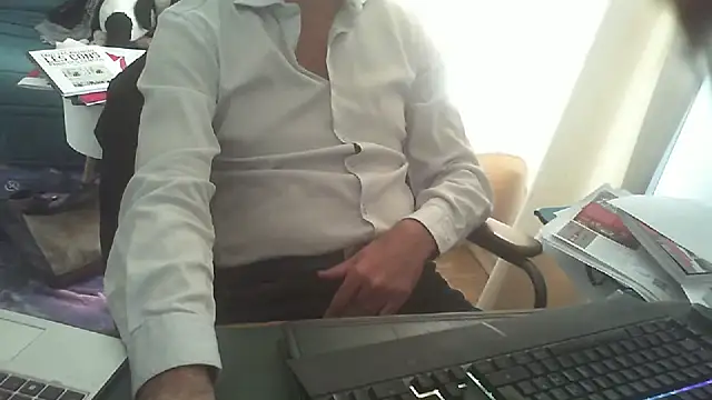 shyfrenchcock1 online show from October 23, 2025, 1:21 pm