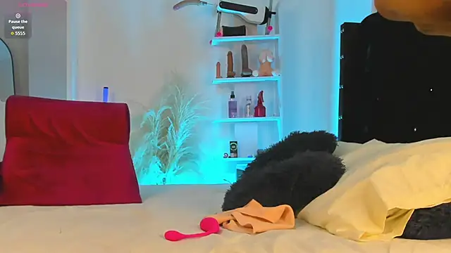 Duriel  online show from September 9, 2025, 4:49 pm