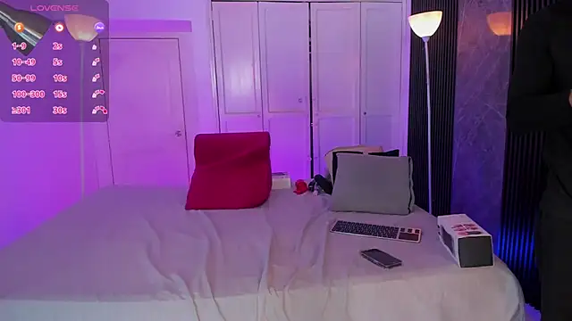 Duriel  online show from December 17, 2025, 9:31 pm