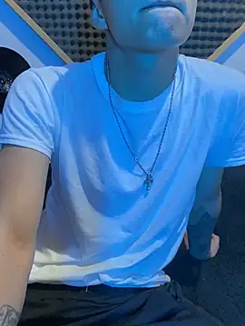 SkinnyHot444 online show from February 8, 2025, 7:38 pm