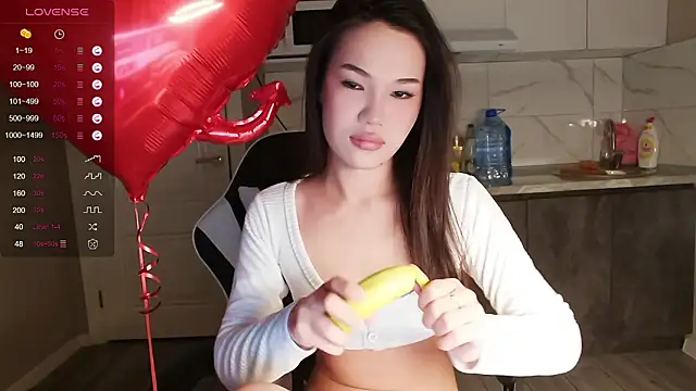 Snapshot of dragon_princesss chatting on February 16, 2026, 1:21 pm dragon princesss online show from February 16, 2026, 1:21 pm