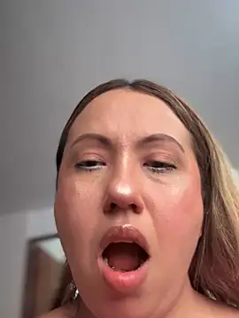 VIOLETA-25  online show from March 5, 2026, 3:08 pm