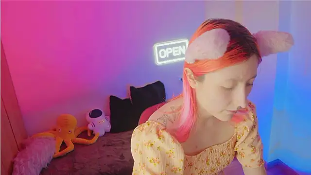 Snapshot of Bloom-fairy chatting on February 26, 2026, 2:17 pm Bloom-fairy online show from February 26, 2026, 2:17 pm