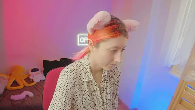 Snapshot of Bloom-fairy chatting on March 1, 2026, 1:22 pm Bloom-fairy online show from March 1, 2026, 1:22 pm