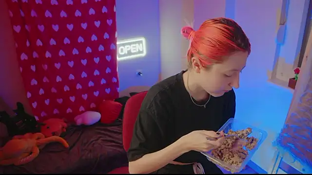 Snapshot of Bloom-fairy chatting on February 16, 2026, 1:54 pm Bloom-fairy online show from February 16, 2026, 1:54 pm