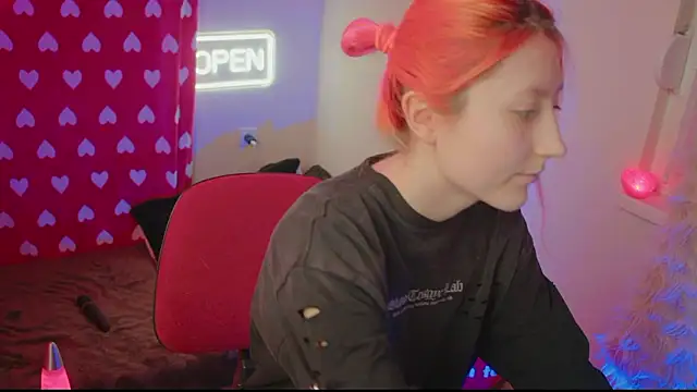 Snapshot of Bloom-fairy chatting on February 12, 2026, 12:38 pm Bloom-fairy online show from February 12, 2026, 12:38 pm