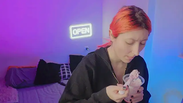 Snapshot of Bloom-fairy chatting on March 5, 2026, 1:19 pm Bloom-fairy online show from March 5, 2026, 1:19 pm