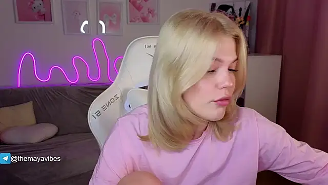 Maya Rave online show from February 10, 2026, 3:27 am