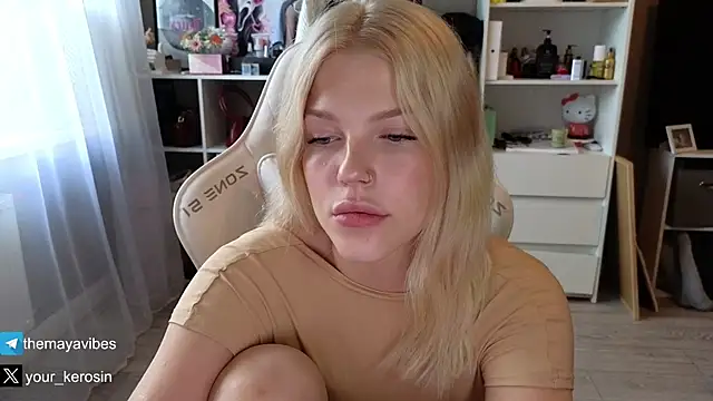Snapshot of Maya_Rave chatting on June 27, 2026, 3:34 am Maya Rave online show from June 27, 2026, 3:34 am