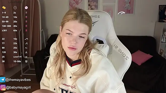 Maya Rave online show from November 17, 2025, 4:05 am