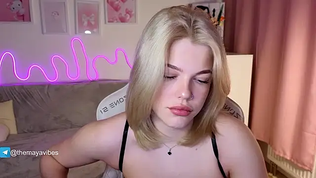 Maya Rave online show from February 5, 2026, 3:24 am