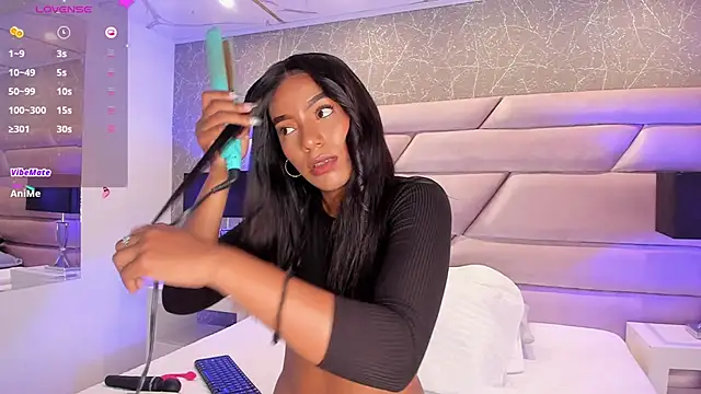 ChloeTayylor  online show from October 25, 2025, 7:58 pm