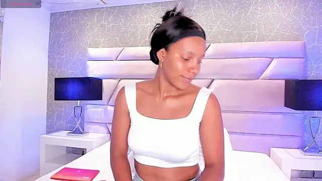 ChloeTayylor  online show from September 18, 2025, 8:01 pm