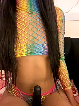 bonnie 18x online show from December 5, 2025, 2:32 am