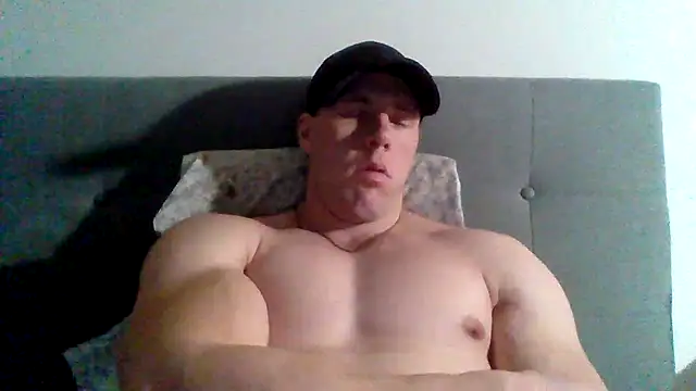 Snapshot of parkerxmuscle chatting on January 18, 2025, 1:18 pm parkerxmuscle online show from January 18, 2025, 1:18 pm
