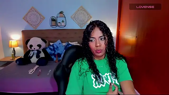 Snapshot of Edelaine_rogers chatting on October 3, 2025, 6:26 am Edelaine rogers online show from October 3, 2025, 6:26 am