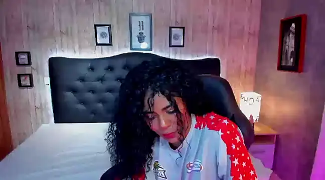 Snapshot of Edelaine_rogers chatting on February 27, 2025, 4:02 am Edelaine rogers online show from February 27, 2025, 4:02 am
