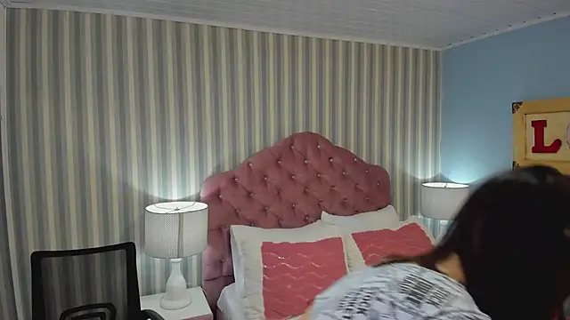 Snapshot of HazelMoret chatting on February 26, 2025, 11:43 am HazelMoret online show from February 26, 2025, 11:43 am