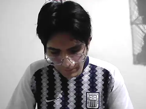 Snapshot of HardDick2 chatting on May 13, 2026, 4:52 am HardDick2 online show from May 13, 2026, 4:52 am