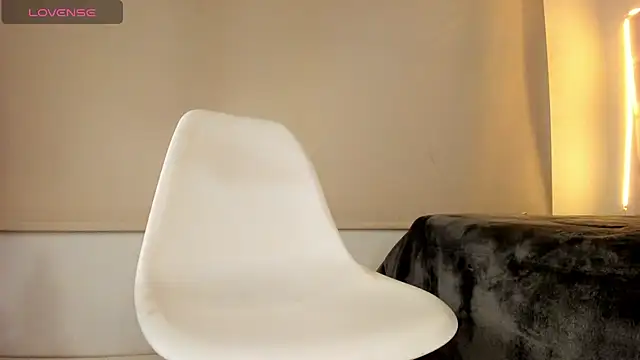 Snapshot of Hanna_Clark_ chatting on February 22, 2025, 12:49 am Hanna Clark online show from February 22, 2025, 12:49 am
