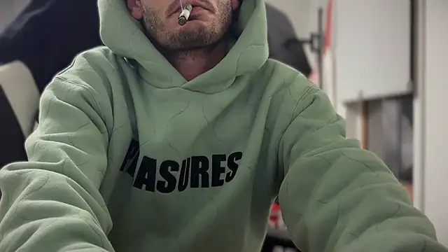 Dylansd online show from December 13, 2024, 9:02 am