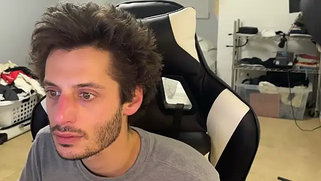 Dylansd online show from December 27, 2024, 4:04 am