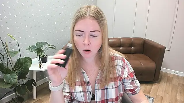 BettyBloom69 online show from November 27, 2025, 4:57 am