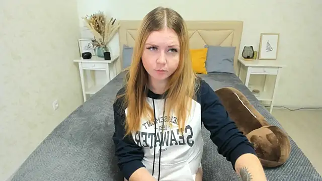 Snapshot of BettyBloom69 chatting on September 10, 2025, 4:44 am BettyBloom69 online show from September 10, 2025, 4:44 am