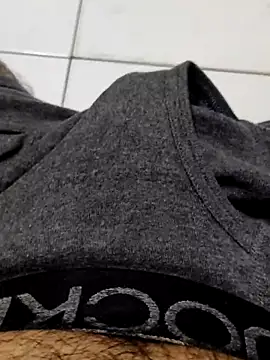 themostnaughtiestguyy online show from September 28, 2025, 8:32 am