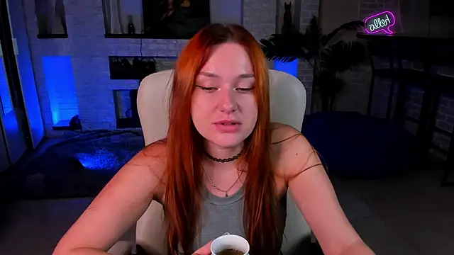 LisaElfy online show from September 29, 2025, 4:01 pm