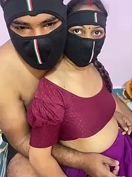 Snapshot of mickey_love chatting on February 19, 2025, 6:33 am mickey love online show from February 19, 2025, 6:33 am