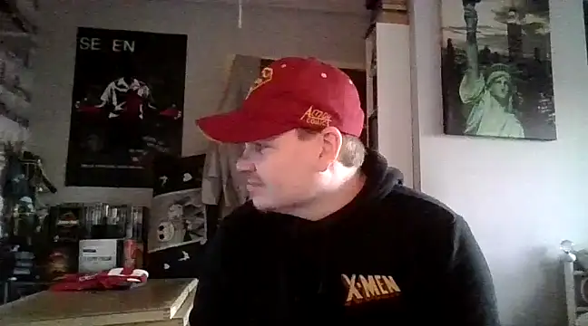 ArcanceTheo82 online show from February 6, 2025, 4:58 pm