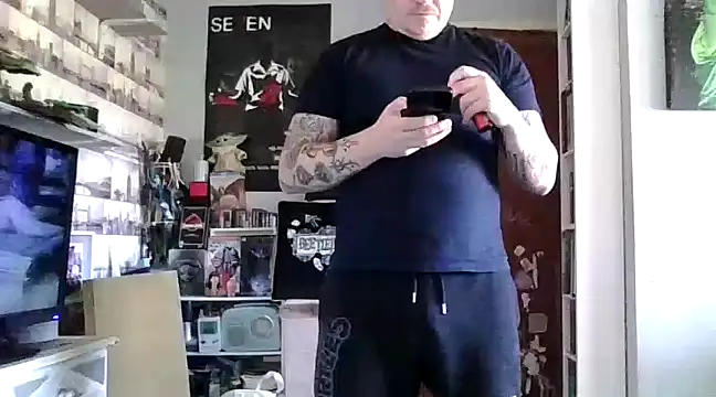 ArcanceTheo82 online show from January 3, 2025, 12:51 pm