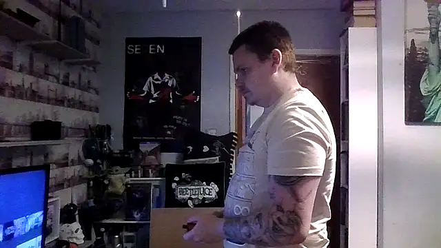 ArcanceTheo82 online show from December 18, 2024, 7:41 pm