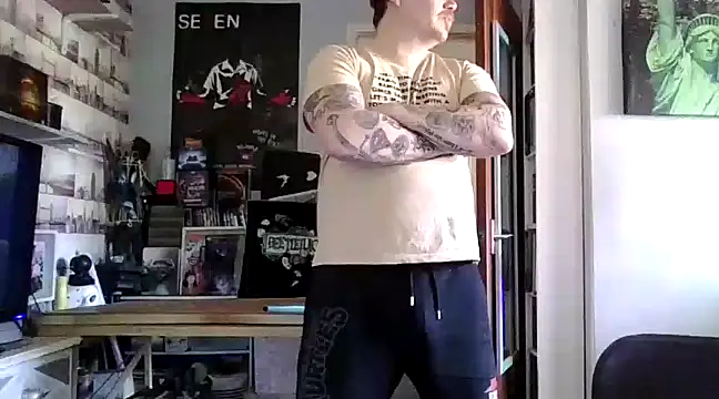 ArcanceTheo82 online show from January 15, 2025, 12:25 pm