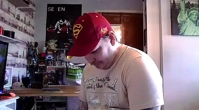 ArcanceTheo82 online show from January 9, 2025, 11:47 am