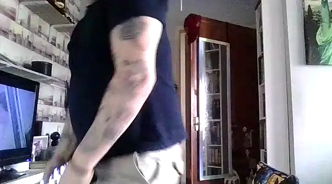 ArcanceTheo82 online show from January 23, 2025, 2:50 pm