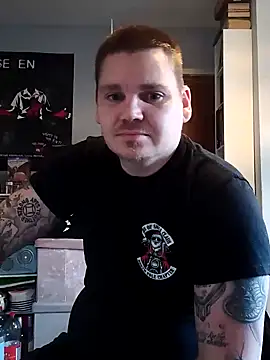 ArcanceTheo82 online show from December 9, 2024, 3:11 pm