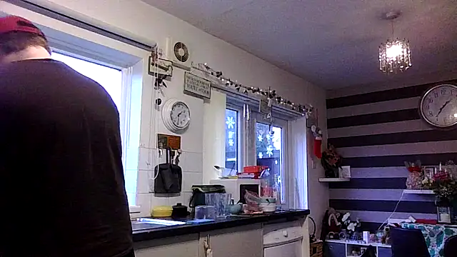 ArcanceTheo82 online show from December 18, 2024, 1:34 pm