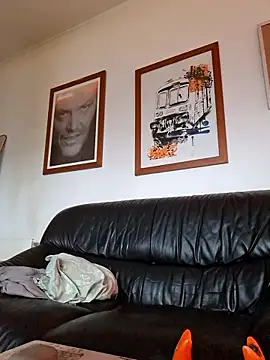 mileflav0r online show from April 12, 2026, 6:49 am