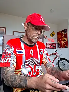 mileflav0r online show from May 15, 2026, 8:34 am